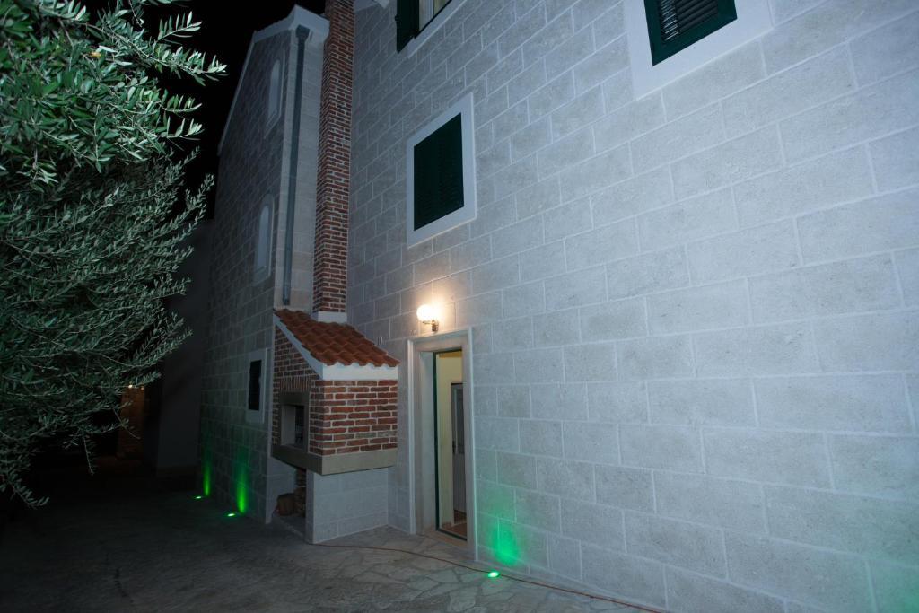 Apartments Agava-Mirjana Omiš Eksteriør bilde