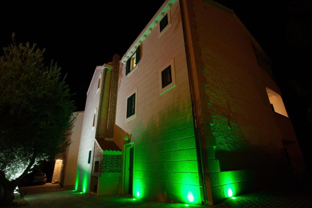 Apartments Agava-Mirjana Omiš Eksteriør bilde